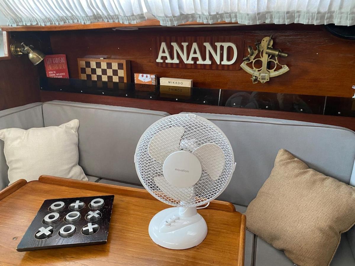 Sailboat Anand Botel